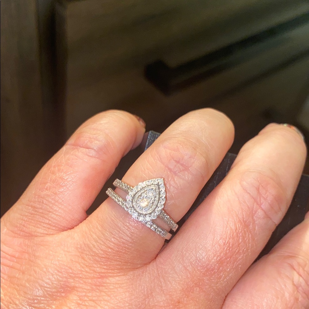 Zales Diamond Elegant Silver Teardrop Ring Wedding Set